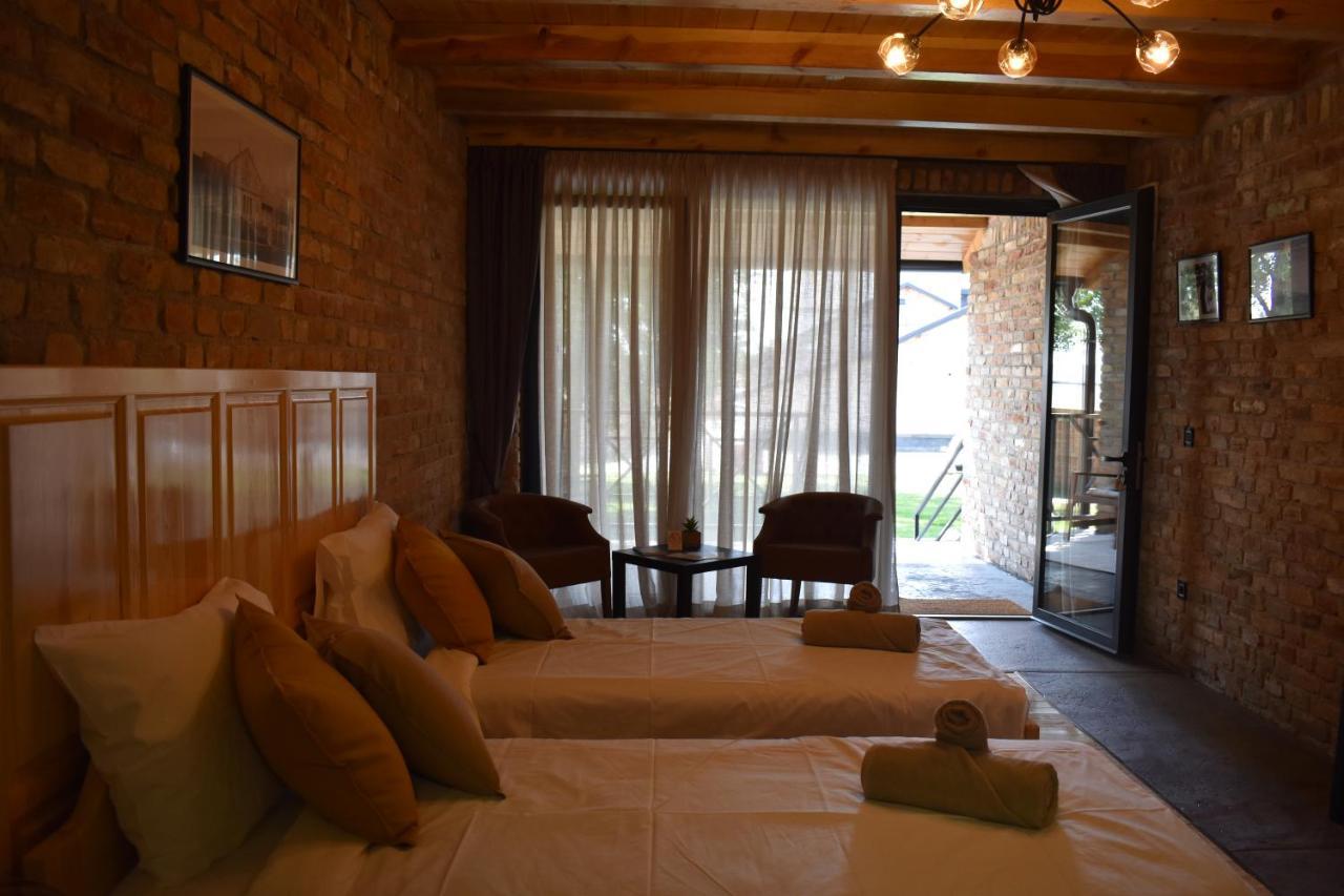 Helvecija 1880 Hotel 4*