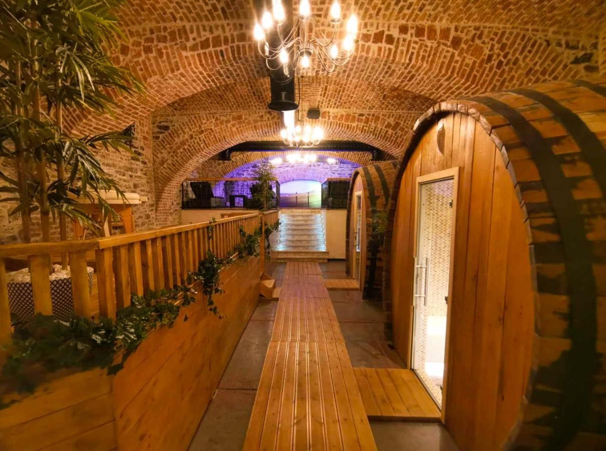 Helvecija 1880 Hotel 4*